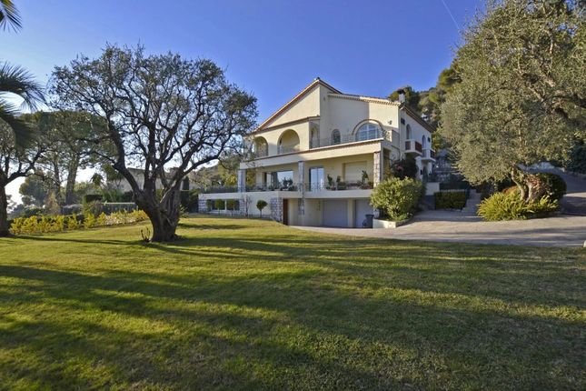 Villa for sale in Villefranche-Sur-Mer, 6230, France