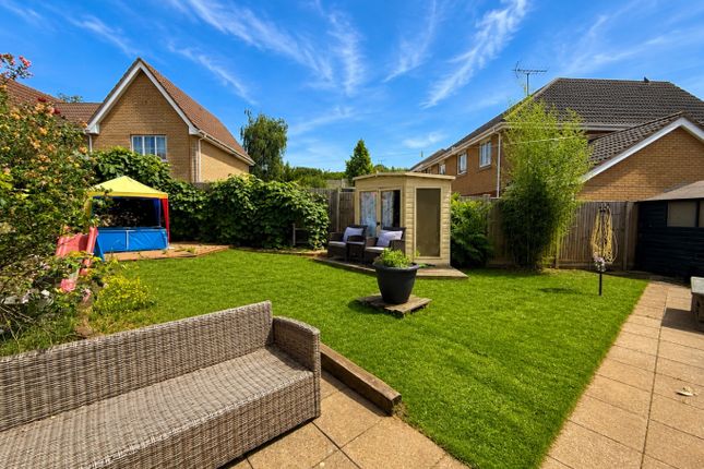 88 Priestley Road, Stevenage, Hertfordshire photo 3