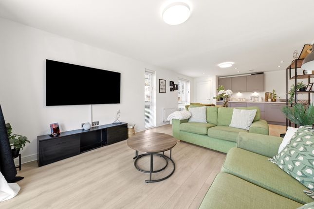 38 Barrington Way, Leeds photo 2