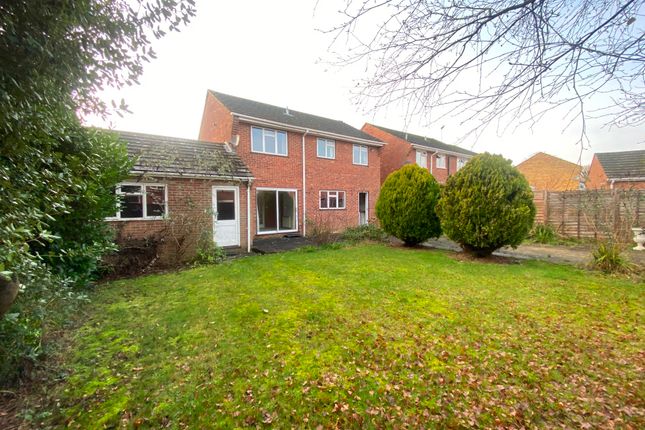 8 Godolphin Road, Seer Green, Beaconsfield photo 2