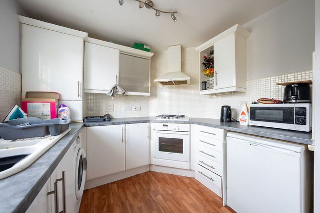 8, Addington Close, Hindley photo 3