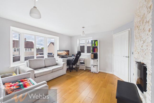 7, Kelvin Drive, Cannock photo 2