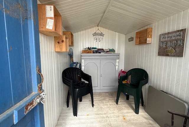H15, Beach Hut, Holland on Sea photo 2