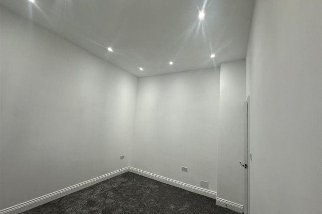 Flat, 76A, Queens Road, Hertfordshire photo 2