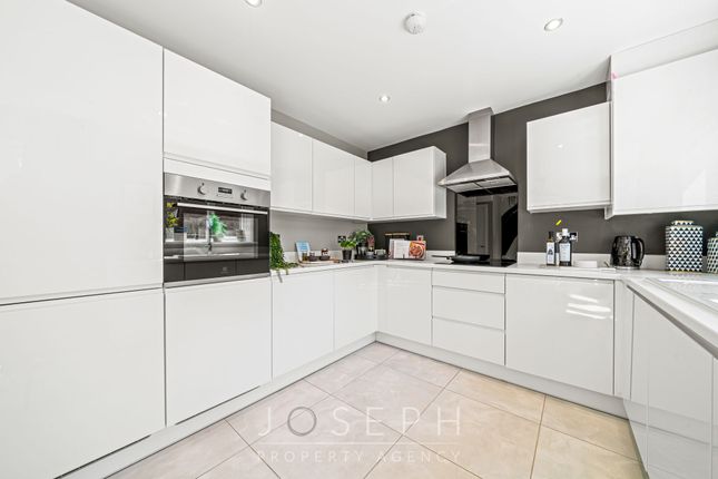Plot 70 Bronze Barrow Way, Bramford photo 4
