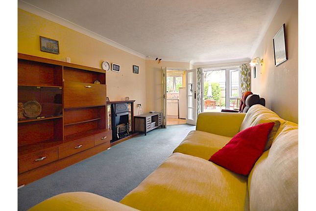 Flat 76 Glendower Court, Velindre Road, Cardiff photo 3