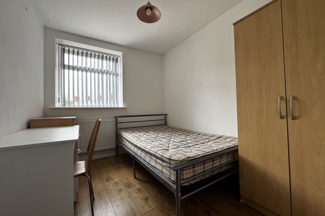 76, Flora Street, Cardiff photo 4