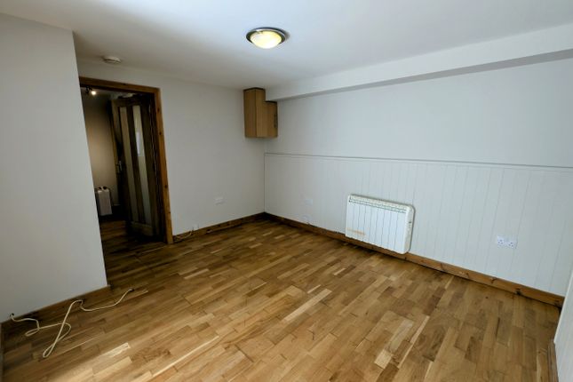 45a Fore Street, Hayle photo 5