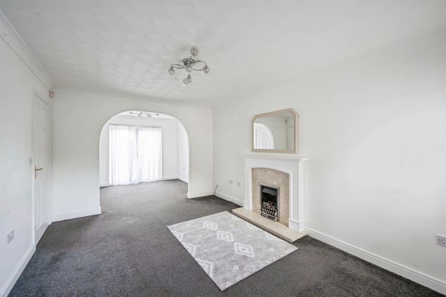 16, Loscoe Grove, Rotherham photo 2