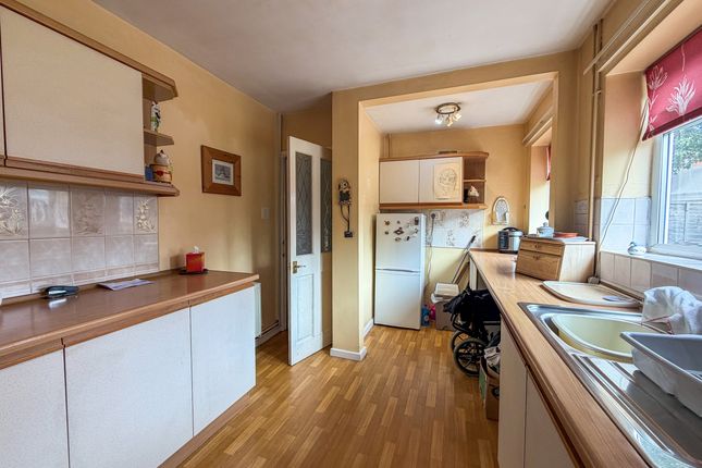112 Pond Lane, Wolverhampton photo 4