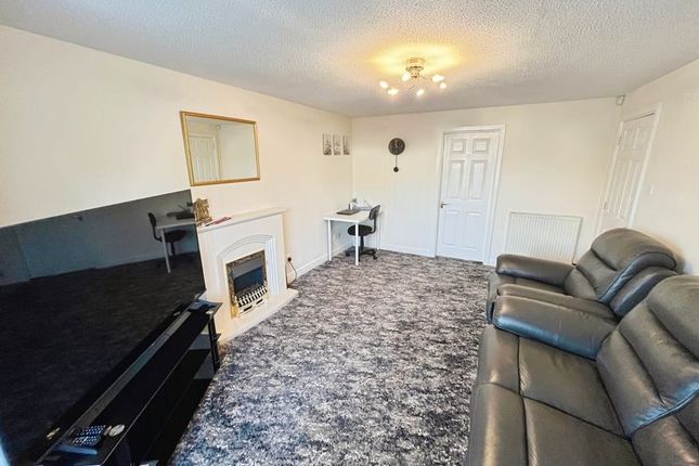 27, Birchgrove Close, Bolton photo 4
