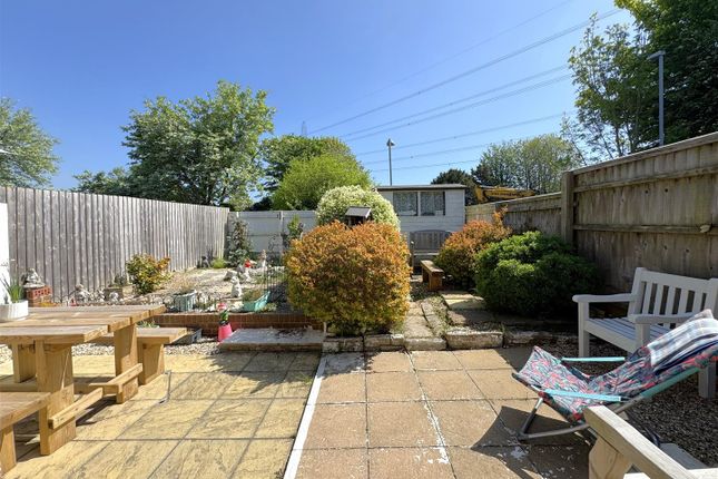 28, Camedown Close, Weymouth photo 3