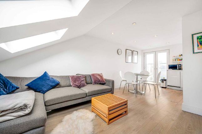 Thumbnail Flat for sale in Dynham Road, London