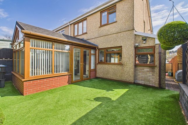 3 Llangattwg Close, Ebbw Vale photo 3