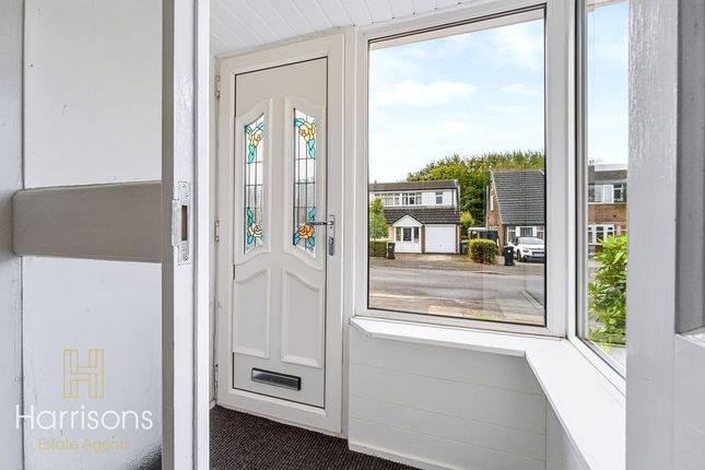 82 Rutherford Drive, Bolton, Bolton photo 2
