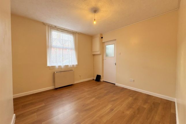 Taunton Road, Bridgwater photo 4