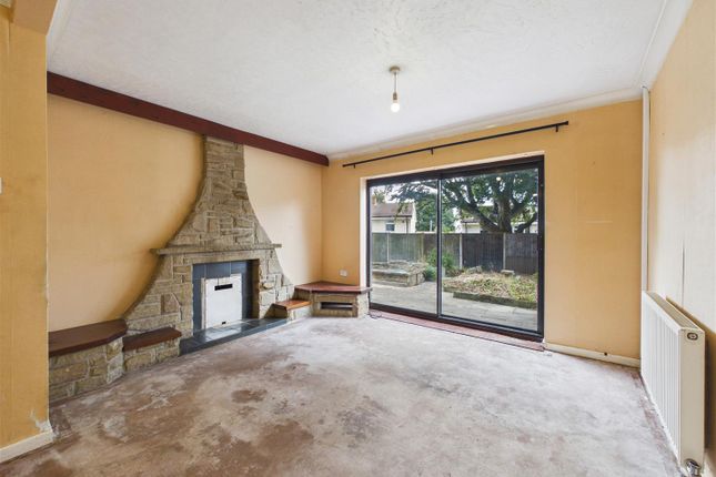 43, Snape Hill Crescent, Dronfield photo 4