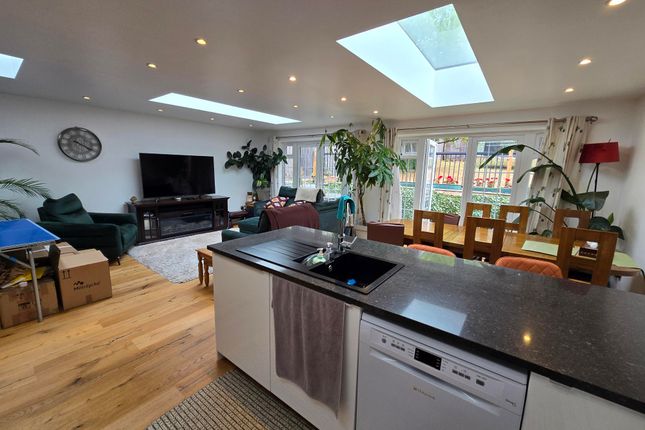 9, The Glen, ENFIELD photo 3