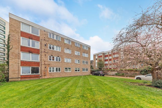 Flat for sale in Bramley Hill, South Croydon