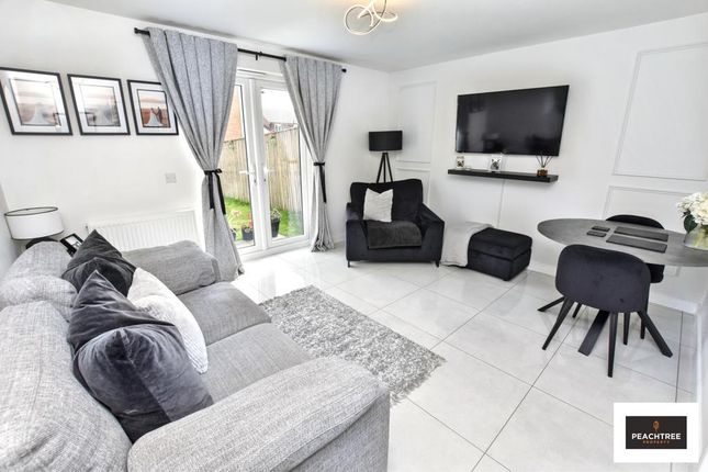 8, Barbour Way, Paisley photo 2