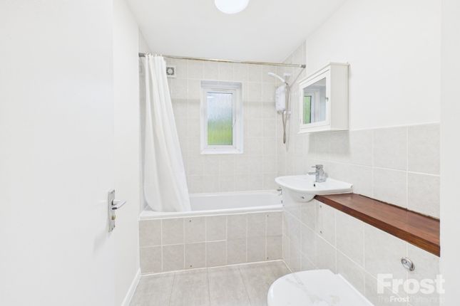 254, Walpole Road, Berkshire photo 4