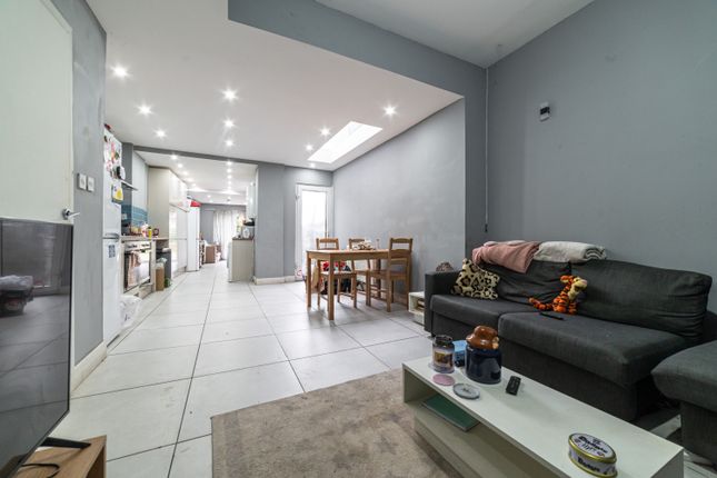 5-bed terraced on 80, Thesiger Street, Cardiff, £2,750/mo