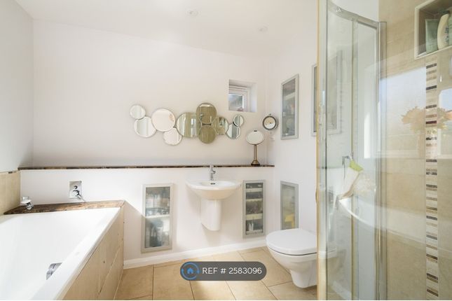 Bedroom 1 Ensuite