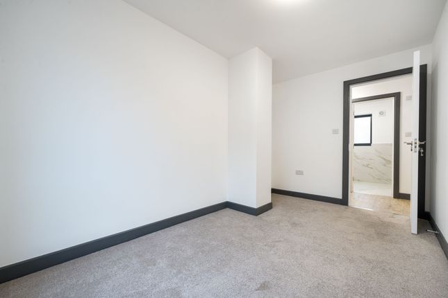 Flat 7 Surjit Court, 261 High Street, Rochester, Kent, Rochester, Kent photo 4