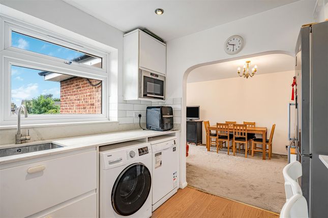 Flat 3, 10, Tudor Road, Kingston Upon Thames photo 4