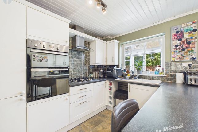 29 Hughenden Green, Aylesbury photo 4