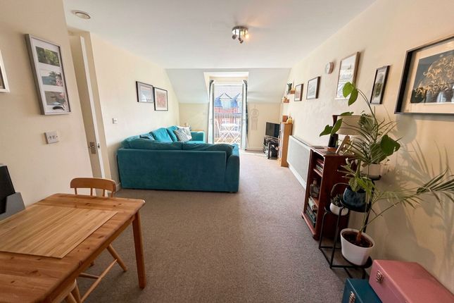 21 Principle House Wellesbourne Crescent, High Wycombe photo 4