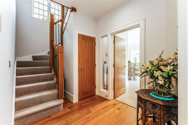 15, Millet Way, Broadway photo 4