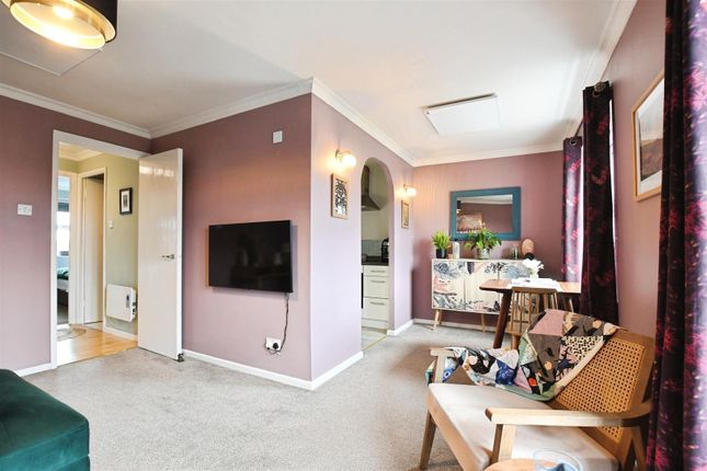 16, Lealholme Court, Hull photo 2