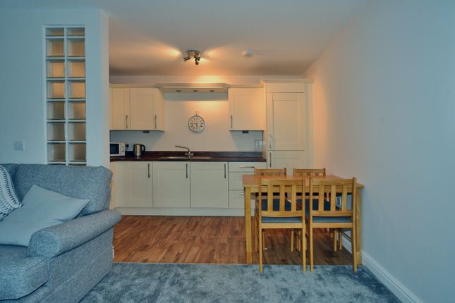 Flat for sale in Potters Court, 2A Rosebery Road, Cheam, Sutton