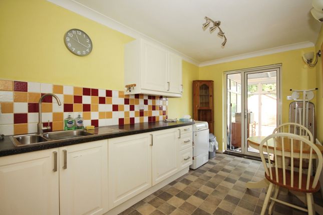 4, Crutchley Way, Leamington Spa photo 4