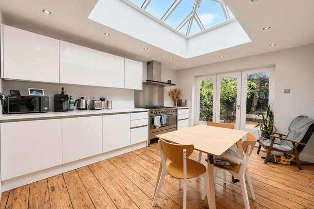 41 REIGHTON ROAD, LONDON photo 2