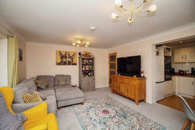 Flat for sale in Buxton Road, Weymouth