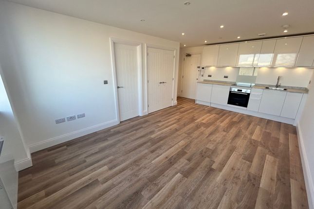 Thumbnail Flat to rent in New Road, Trinity Point New Road