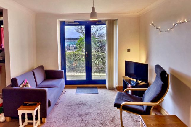 Flat for sale in Canute Road, Ocean Village, Southampton