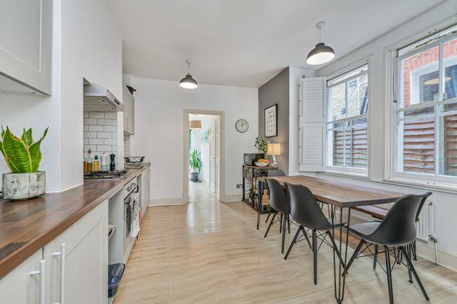 Flat B, 69, Kingswood Road, London photo 4