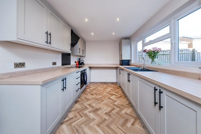 24, Woodpiece Road, Bicester photo 4