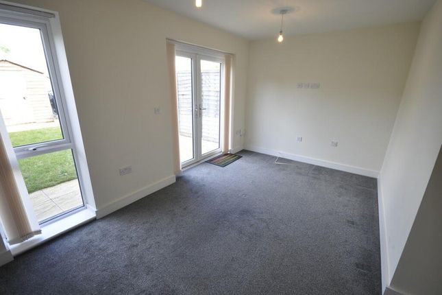 Prince George Drive, Derbyshire photo 3