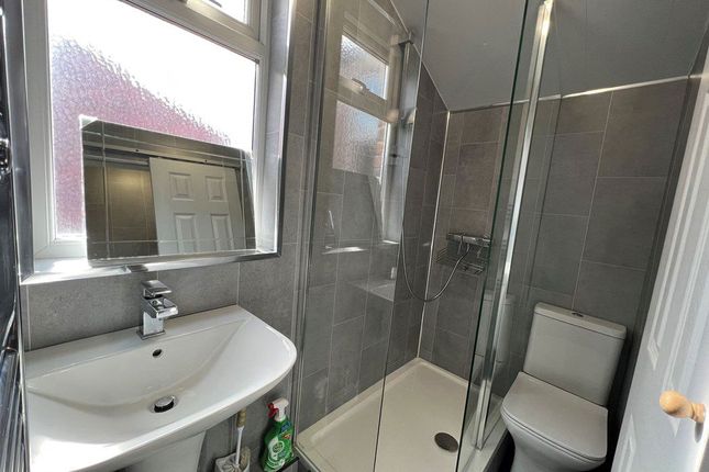 16, Sandringham Road, Newcastle upon Tyne photo 5