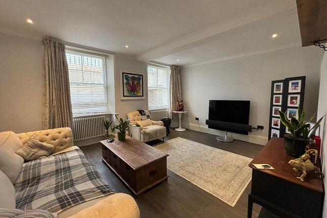 Flat to rent in Adelaide Crescent, Hove, East Sussex
