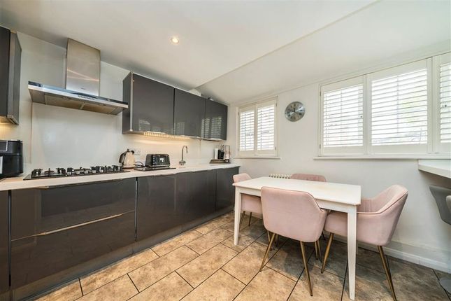 4, Brinton Walk, London photo 4