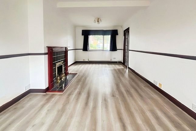 19, New Peachey Lane, Uxbridge photo 2