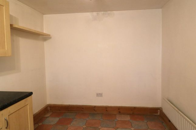 65, Heron Court, Bromley photo 2