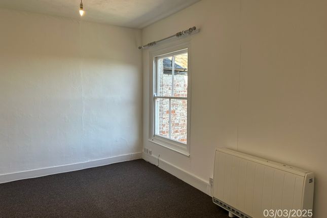 Flat 2, 1-5, Hungate, Beccles photo 3