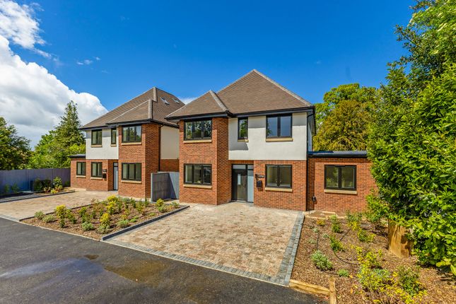 61a, Loveall House, The Lawns, Banstead photo 2