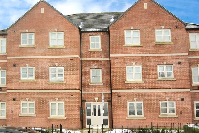 Flat to rent in Daycroft, Monk Bretton, Barnsley